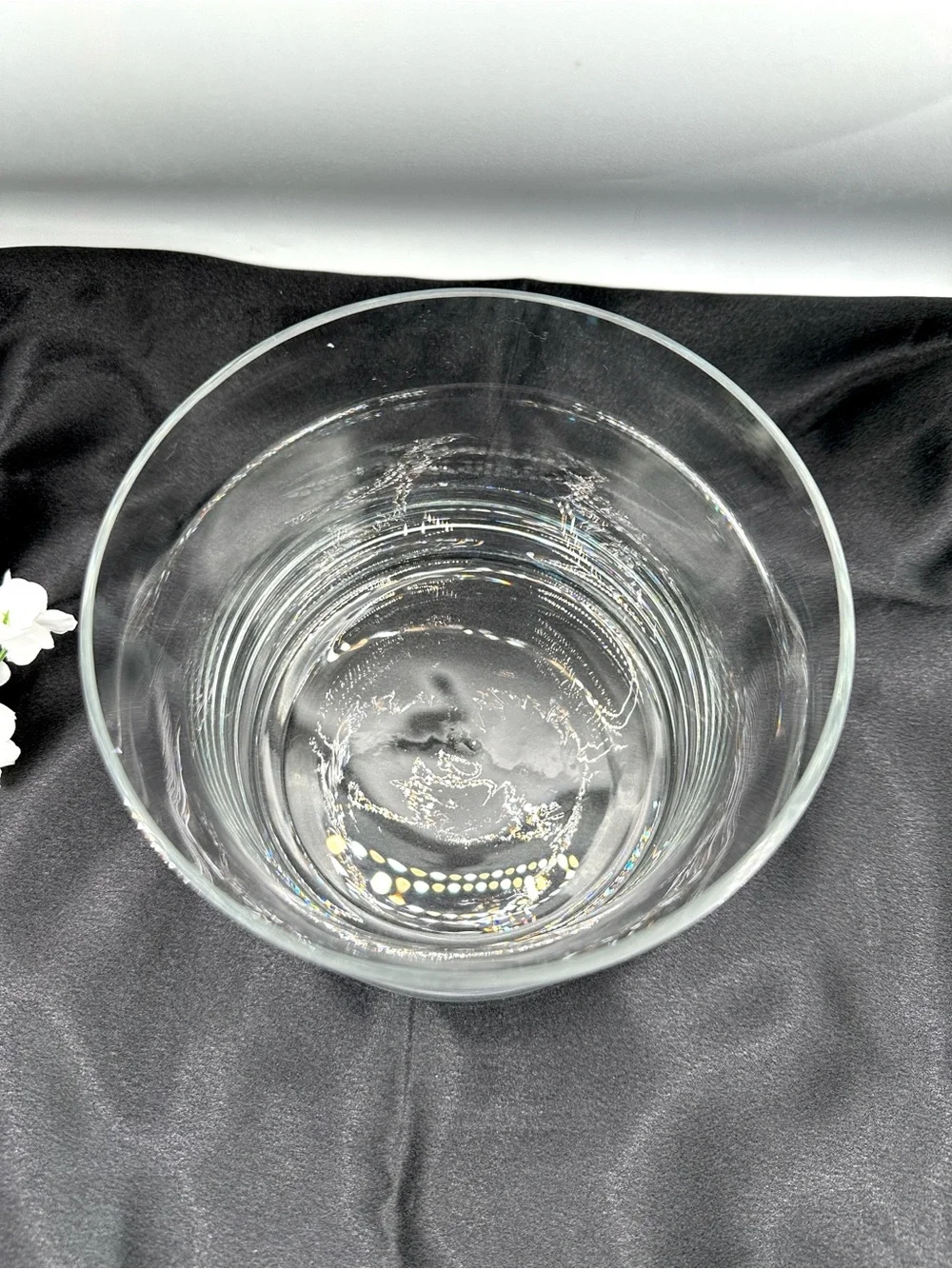 Pier 1 Imports 6 Shot Glasse Chillers in Clear Glass Ice Bucket.